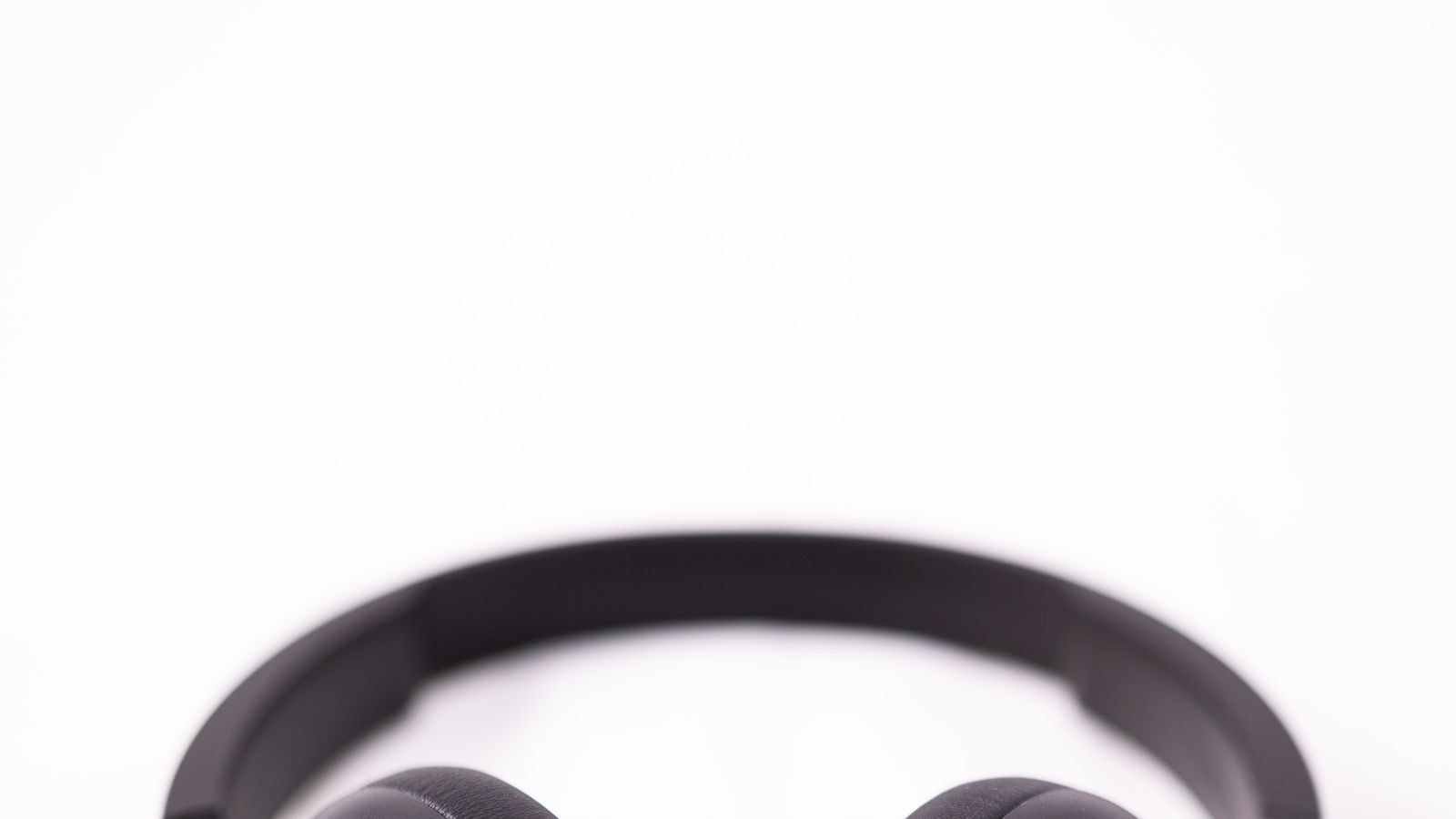 ANC vs Passive Noise Isolation: What Blocks More