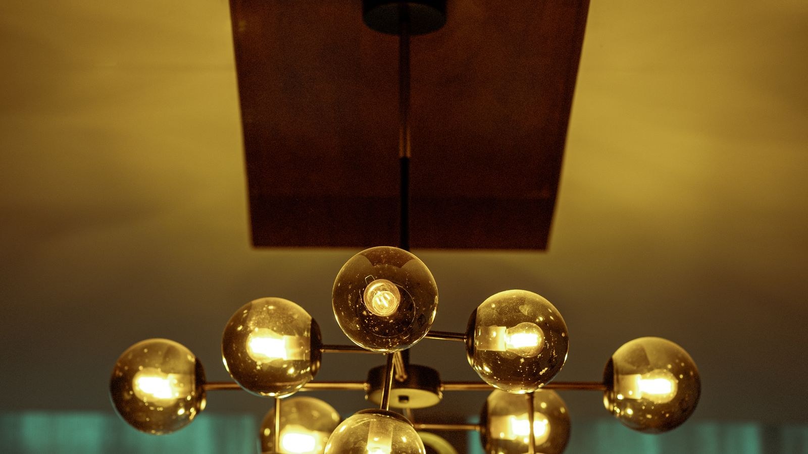 Chandelier Size Guide: How Big for Each Room
