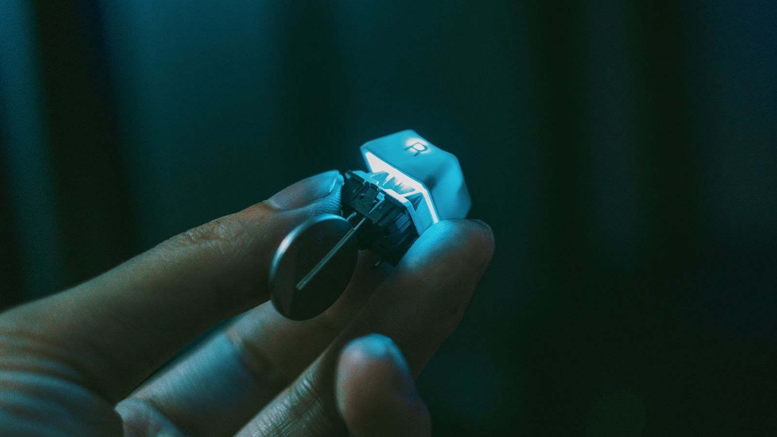 How to Change Keyboard Switches Without Soldering