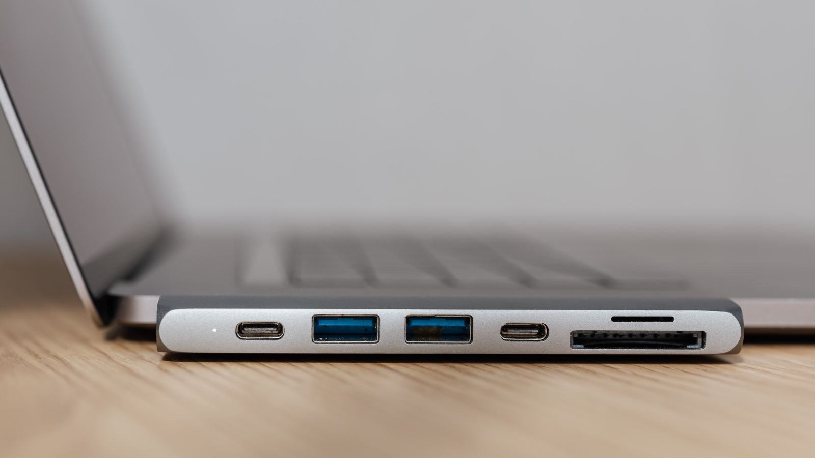 How to Connect a Docking Station to Two Monitors