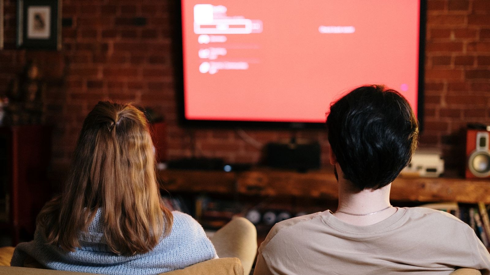How to Connect a Smart TV to Ethernet for Stable 4K