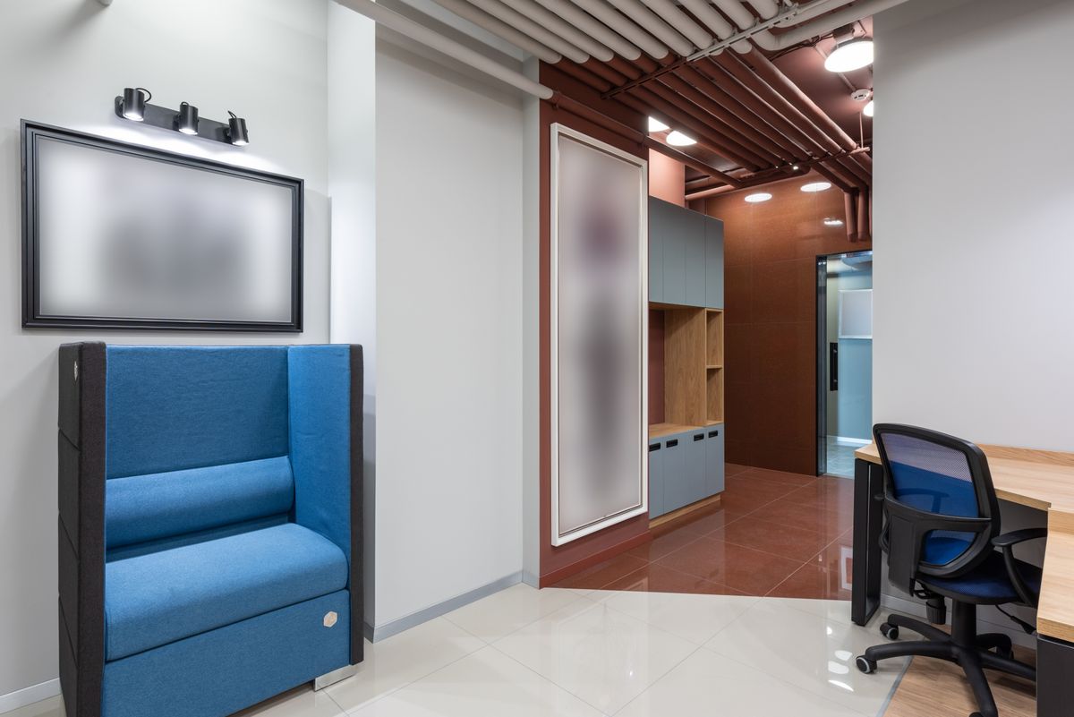 Comparing desk chairs at different price points