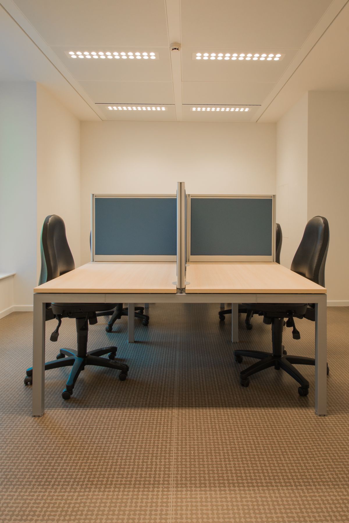 Desk Chairs for Back and Neck Pain: Complete Guide