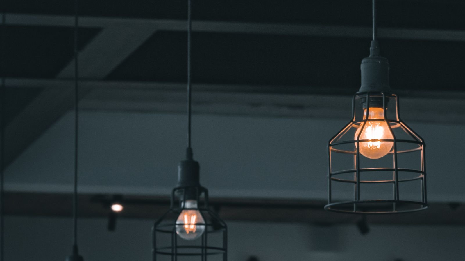 Dimmable LED bulbs producing soft warm light in a living room