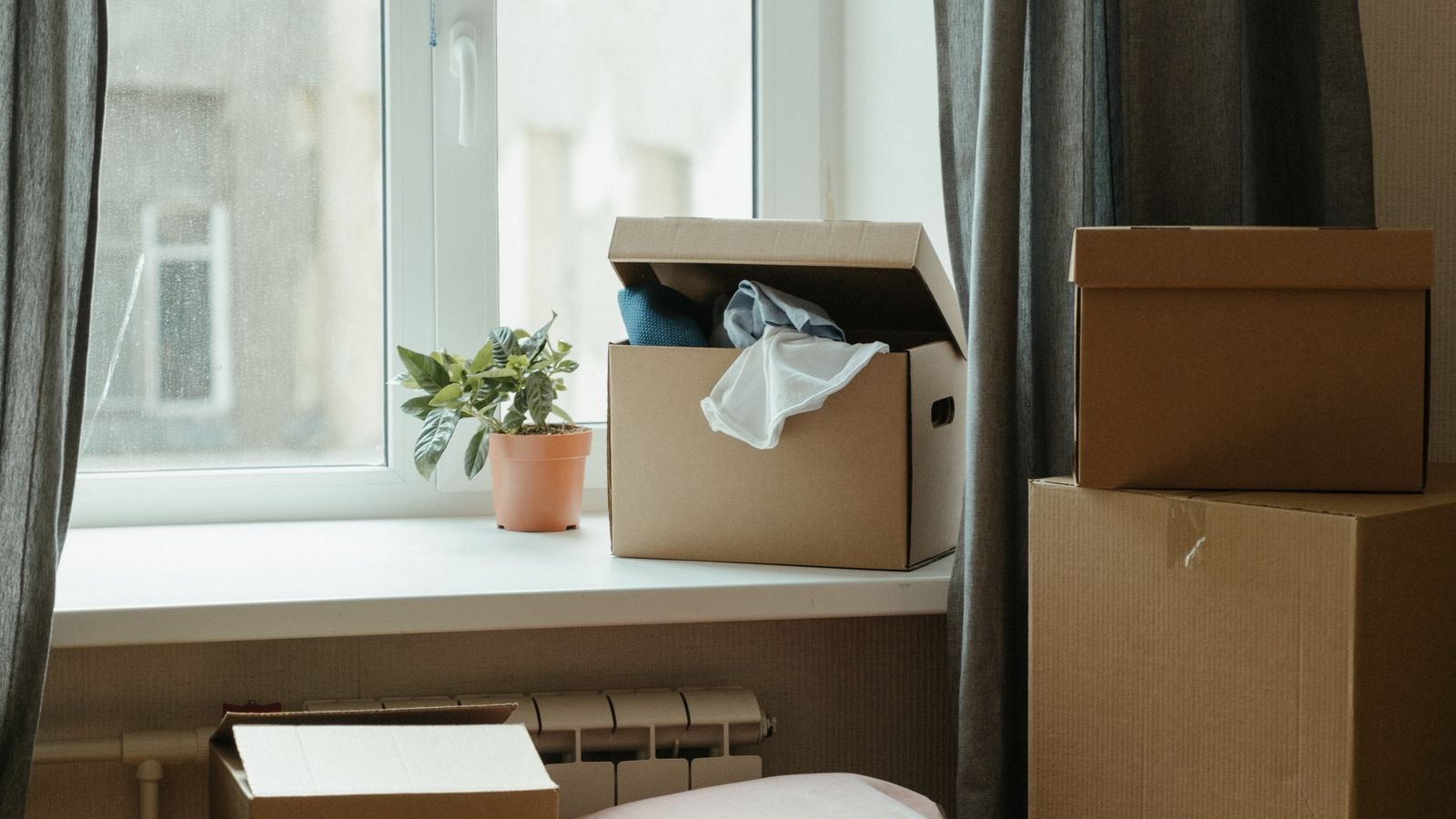 How to Disassemble an Office Chair for Moving Day