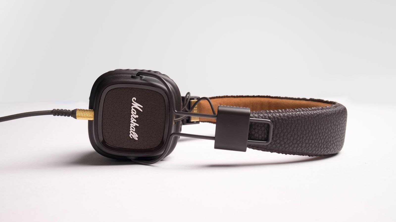 Headphone Buying Guide: Over-Ear vs On-Ear vs In-Ear
