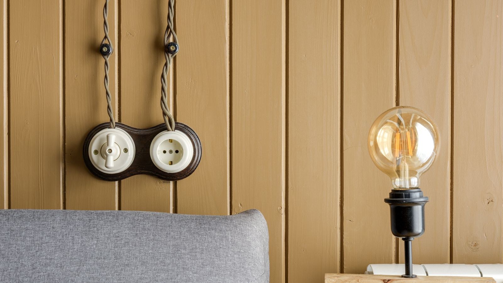 How to Calculate How Many Lumens a Room Needs