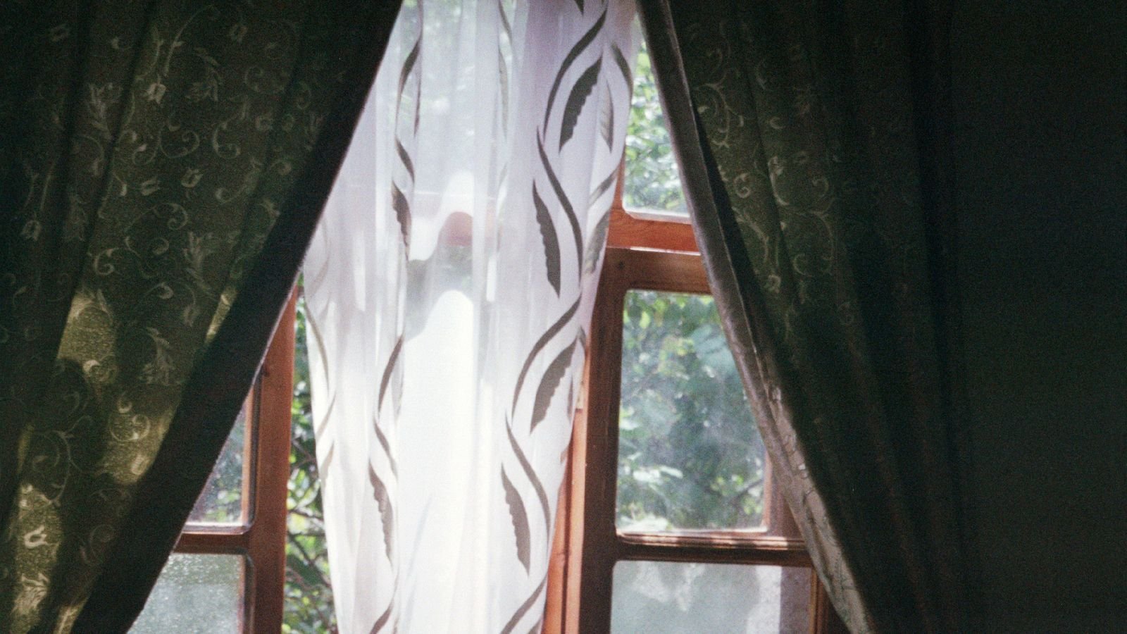 How to Choose the Right Curtain Length and Width