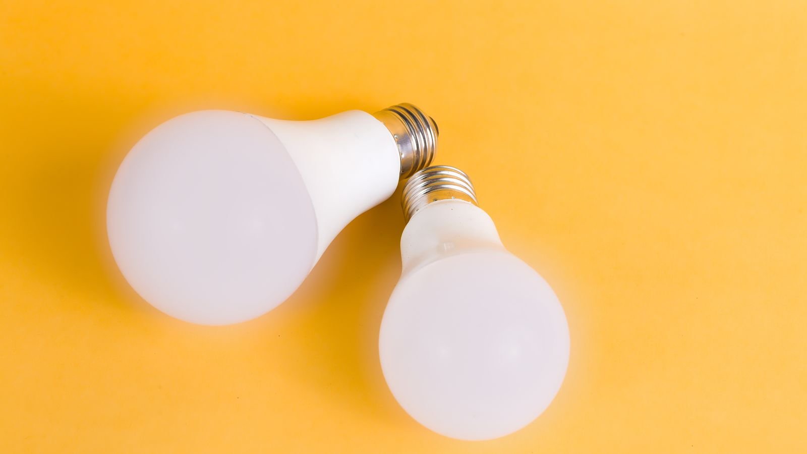 How to Choose Light Bulbs for Reading Without Strain