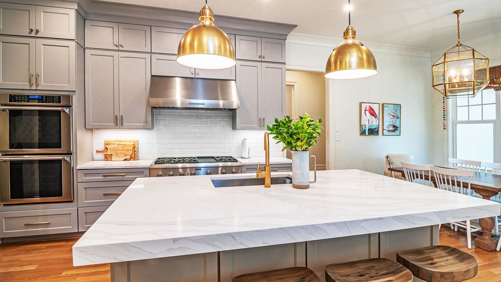 How to Hang Pendant Lights Over a Kitchen Island