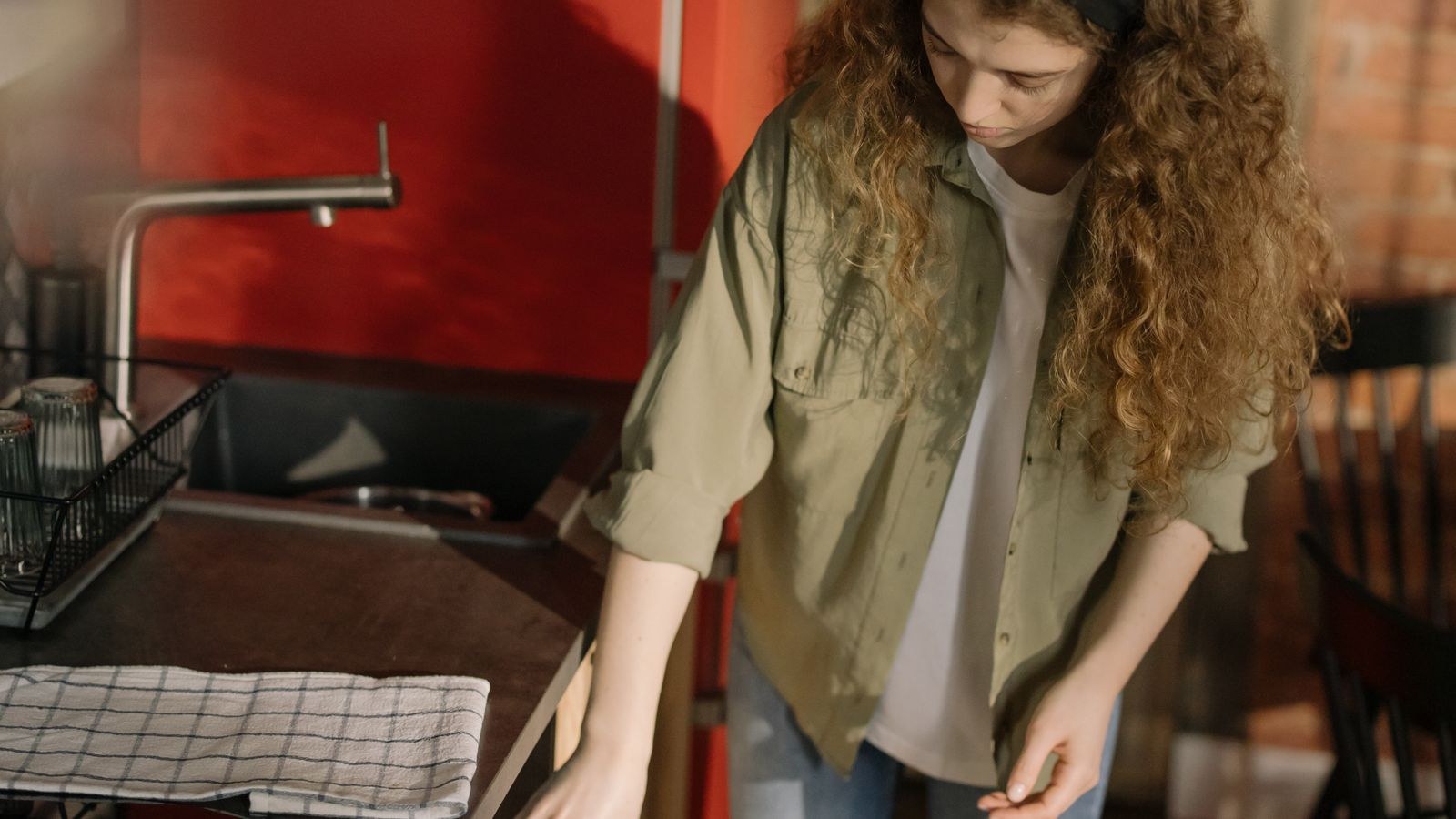 How to Load a Dishwasher for the Cleanest Results