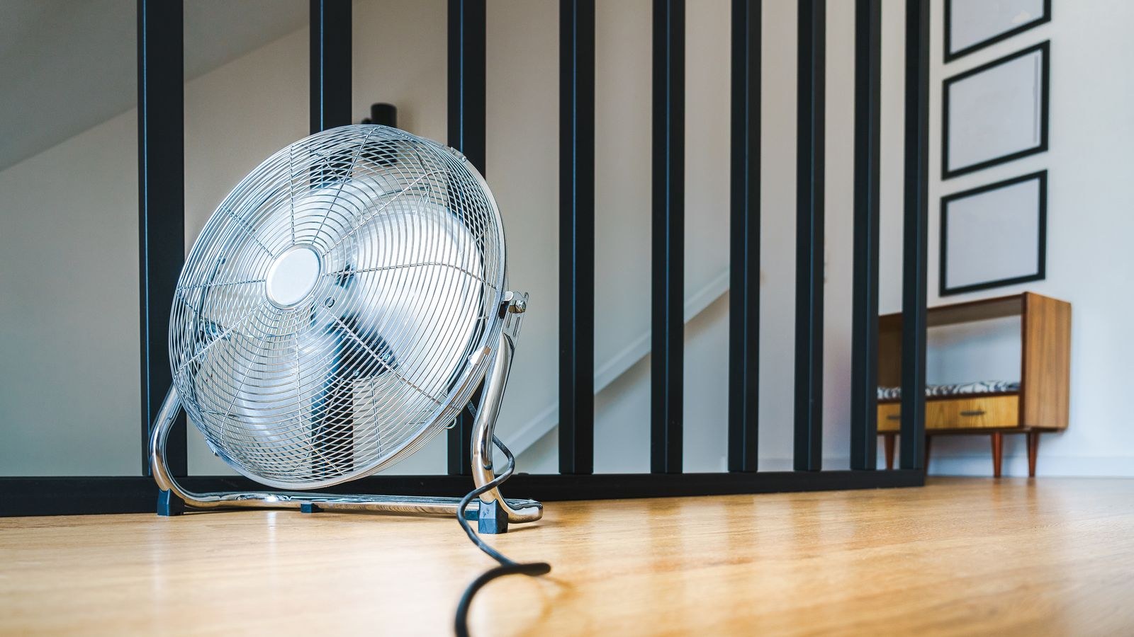 How to Oil a Pedestal Fan Motor to Stop Squeaking