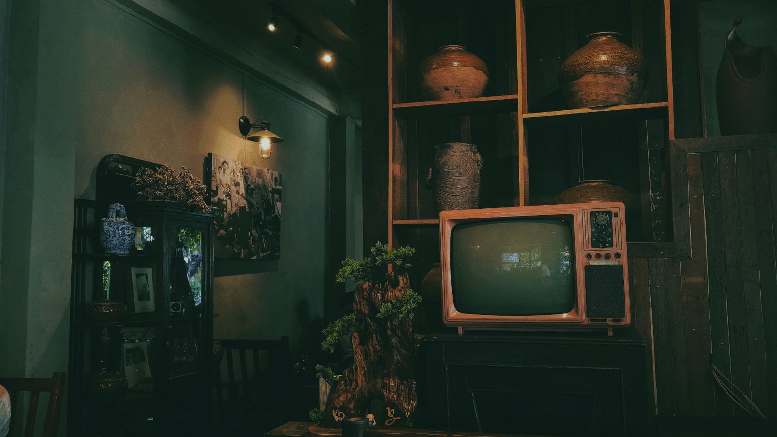 LED strip light mounted behind a TV creating an even glow on the wall behind