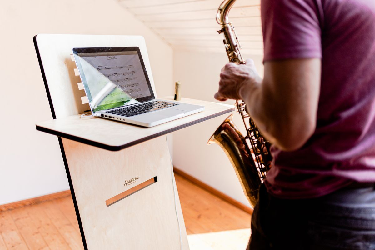 How to Set Up a Standing Desk Correctly for Your Height