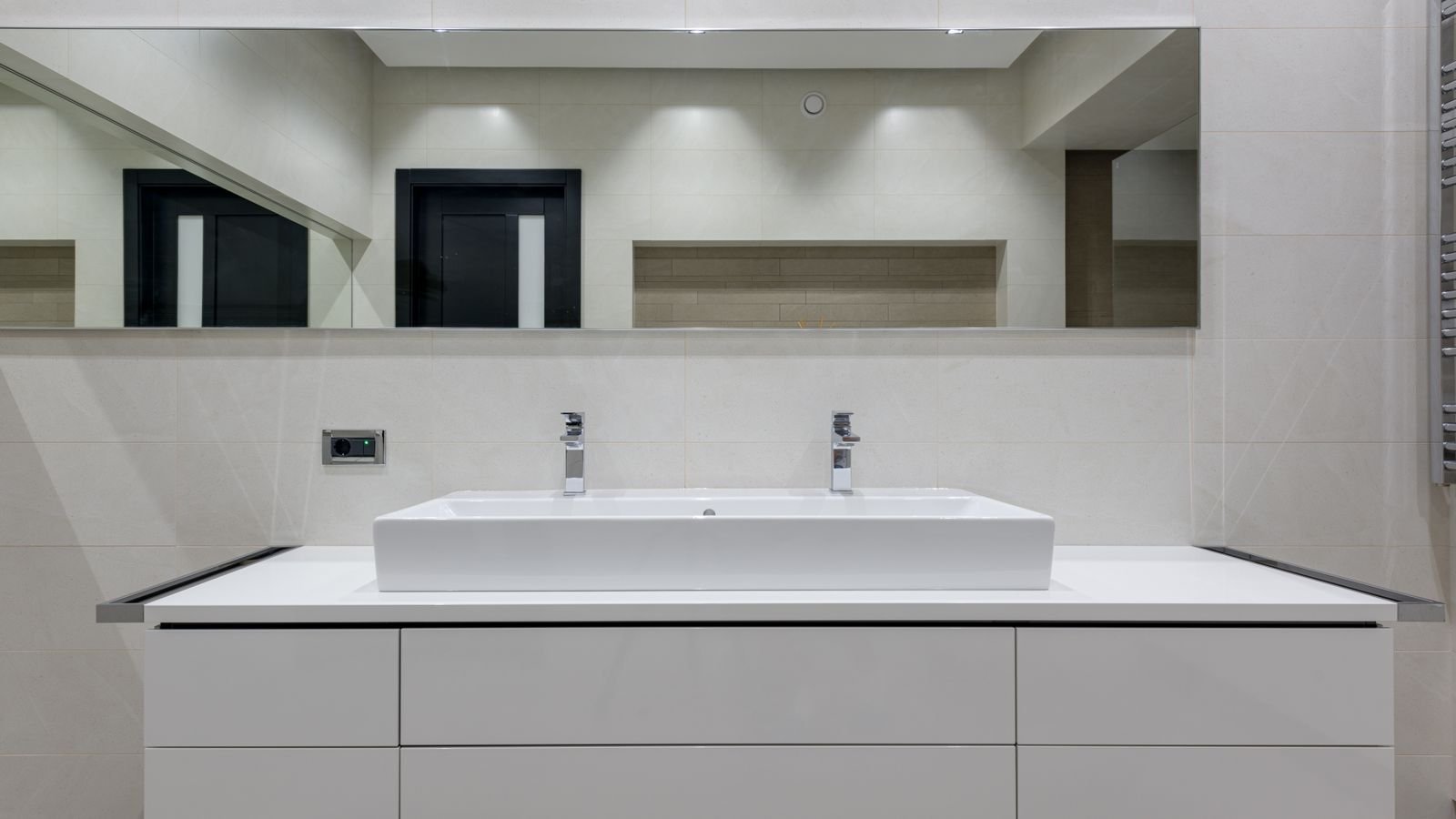 How to Set Up Vanity Lighting Around a Bathroom Mirror