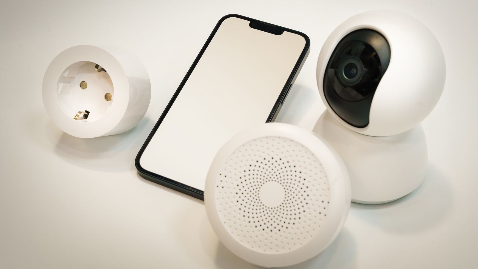 How to Stop a Smoke Alarm From Chirping at Night