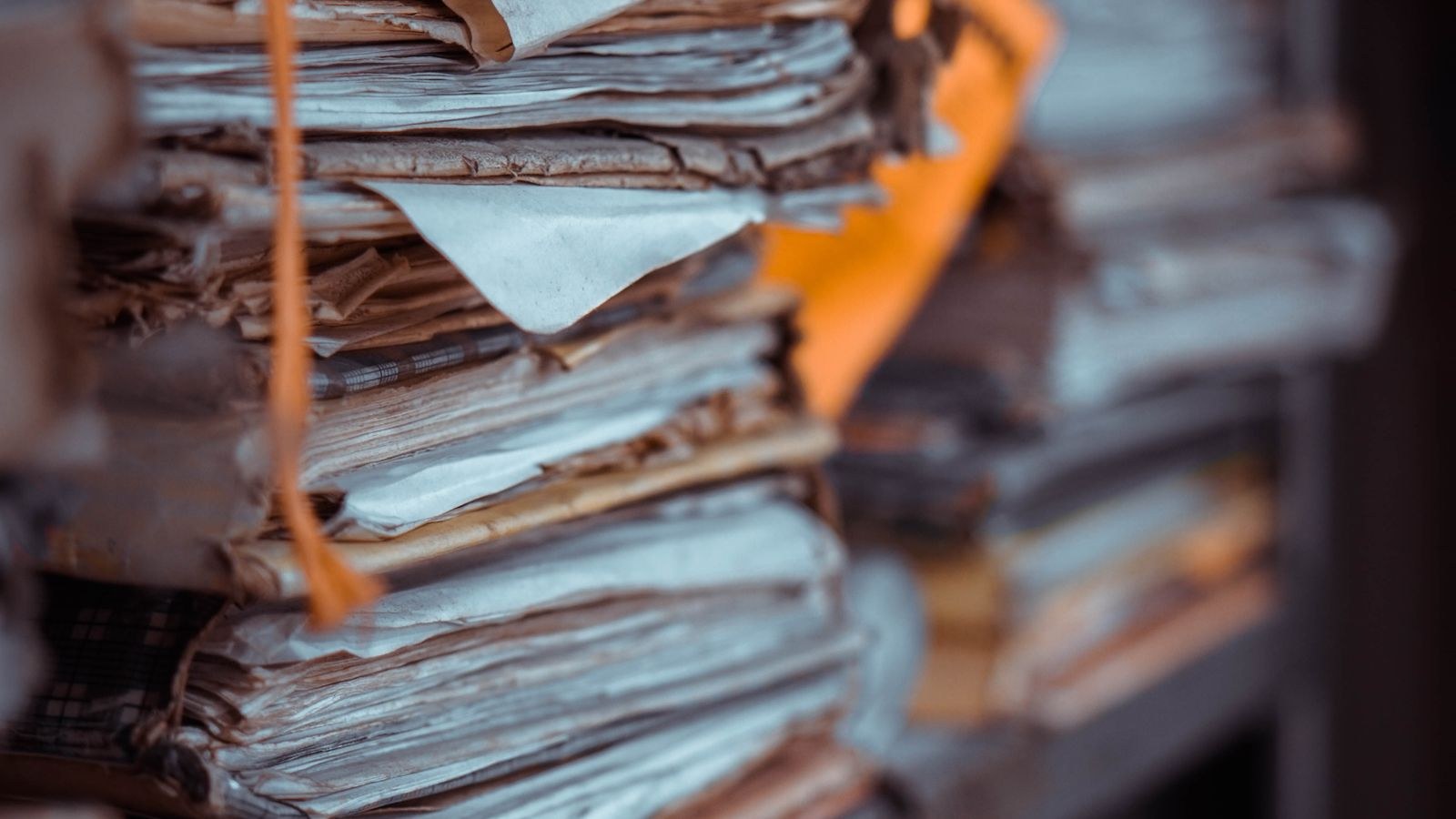 How to Store Documents in a Fireproof Safe Correctly