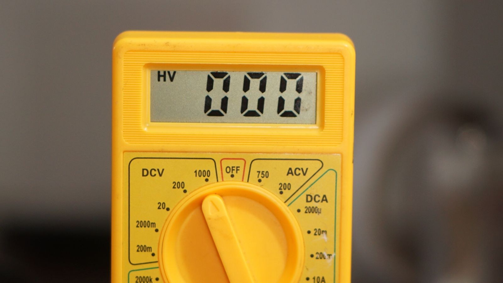 How to Test a Light Switch With a Multimeter