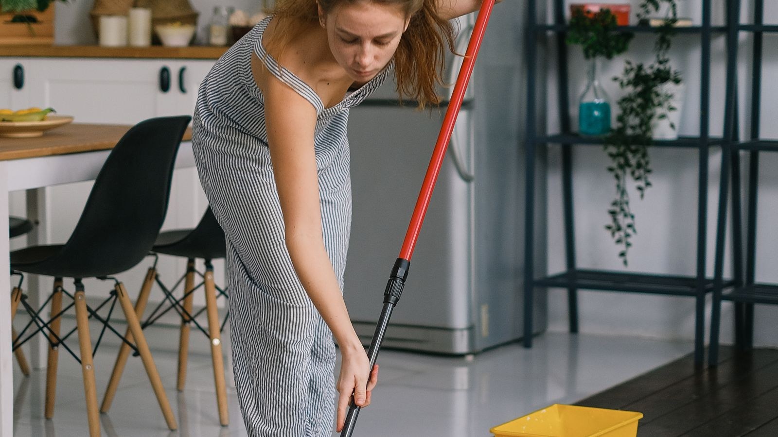 How to Use a Steam Mop on Sealed Hardwood Floors