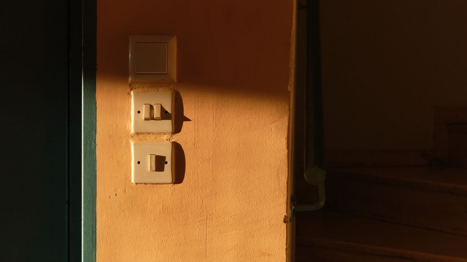 How to Wire a Dimmer Switch Step by Step Safely at Home