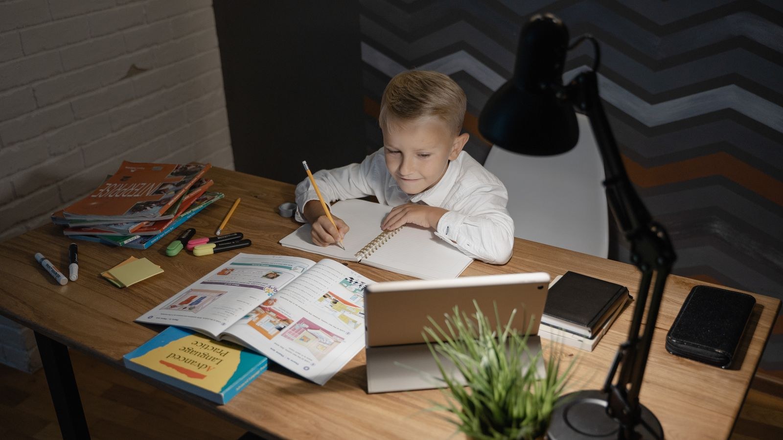 Kids Desk and Chair Sizing Guide by Age and Height