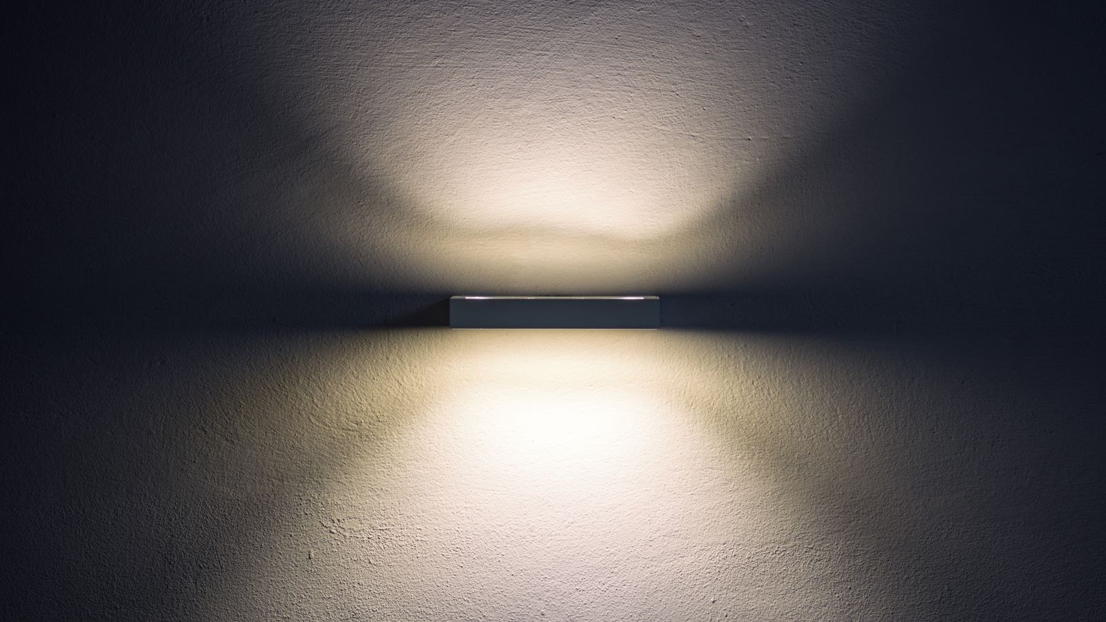 Recessed reflector bulbs installed in a ceiling can light