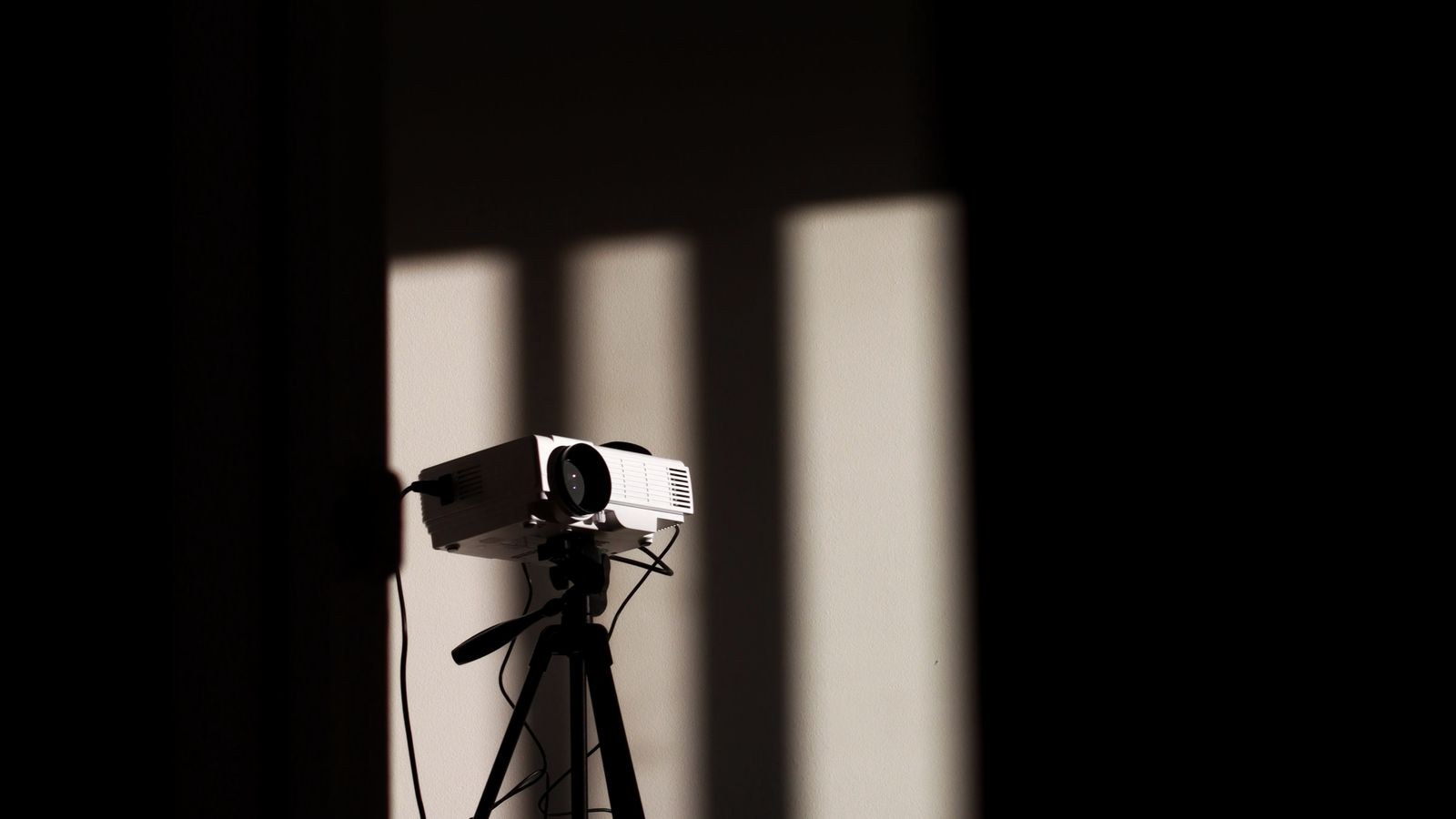 How to Measure Projector Throw Distance for a Room