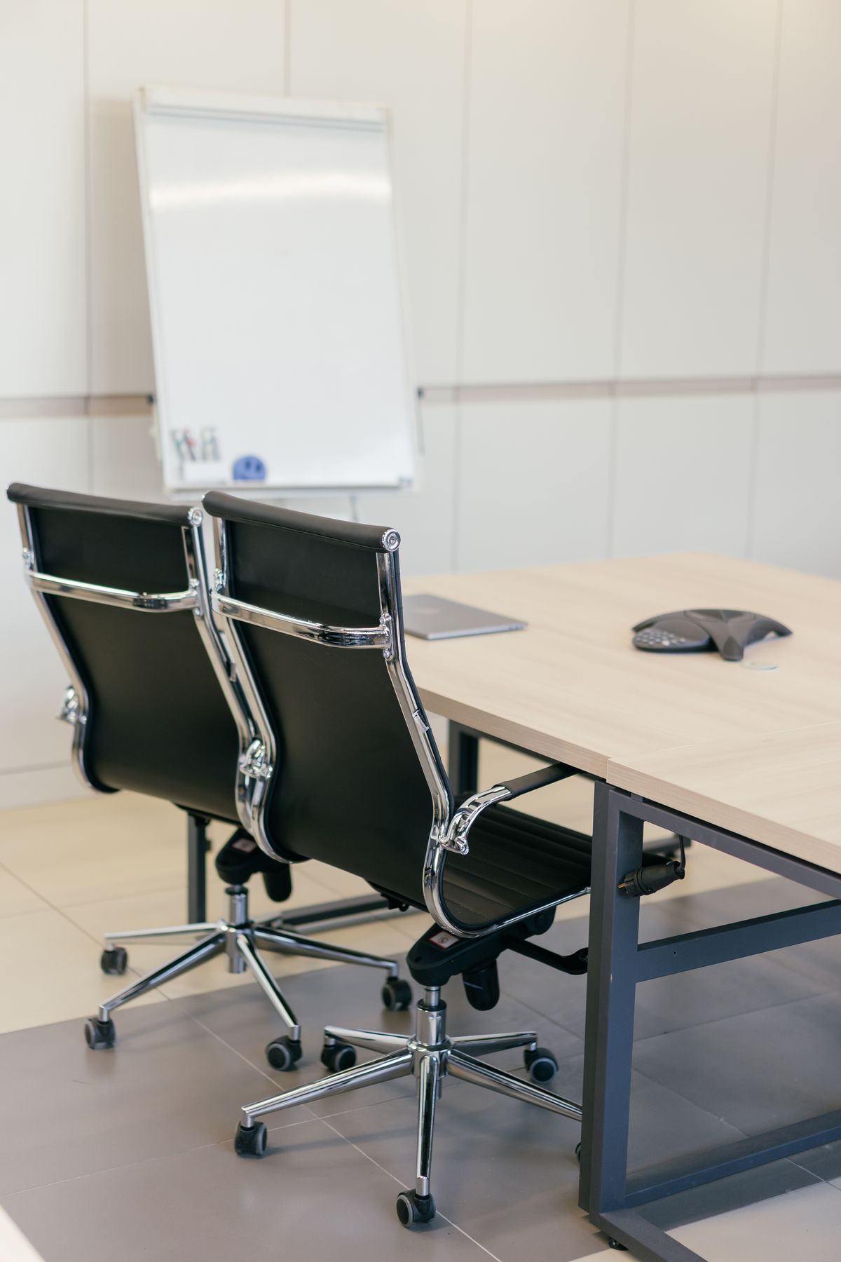 Fabric upholstered ergonomic office chair