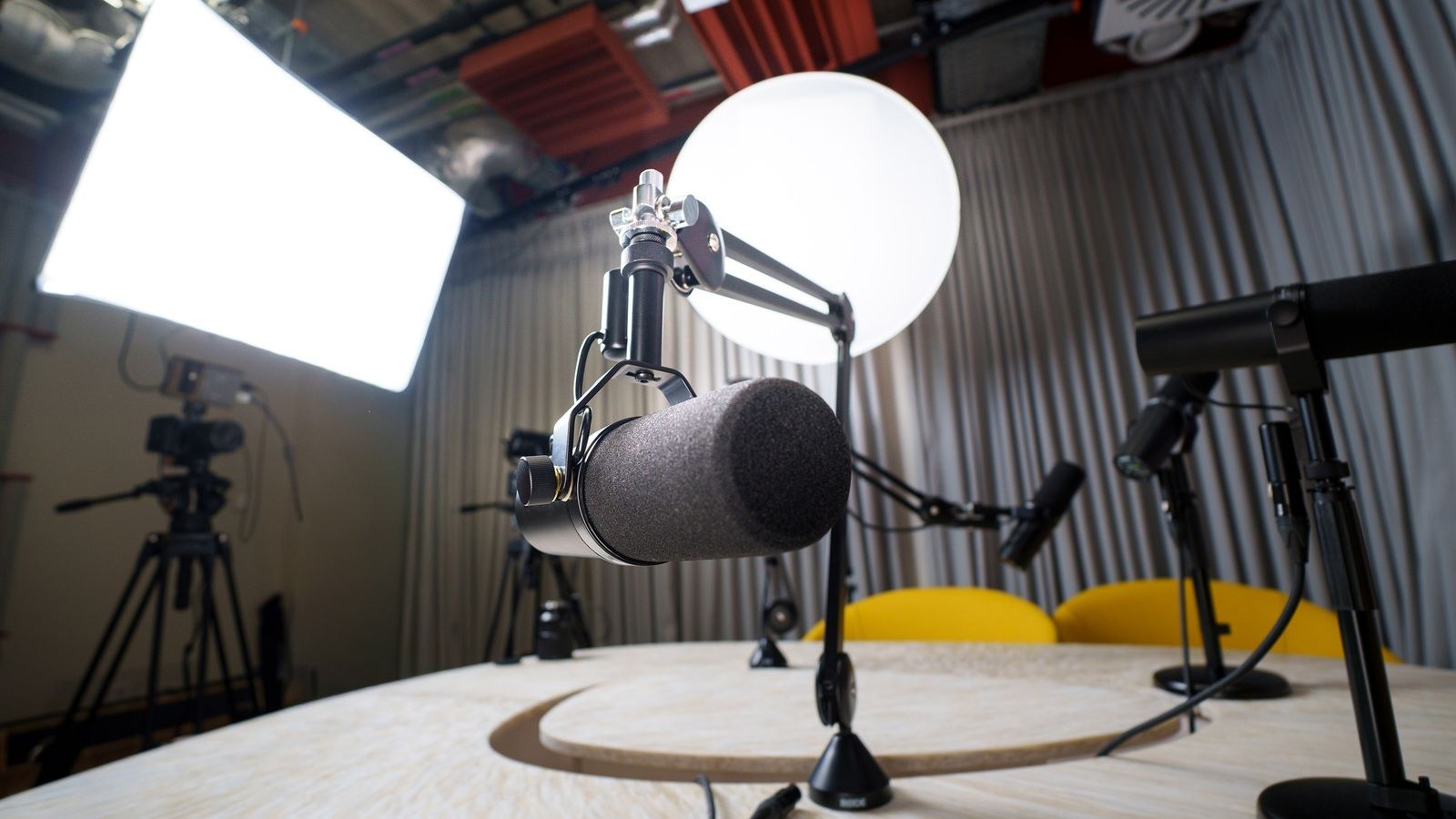 Microphone Buying Guide for Streaming and Podcasts
