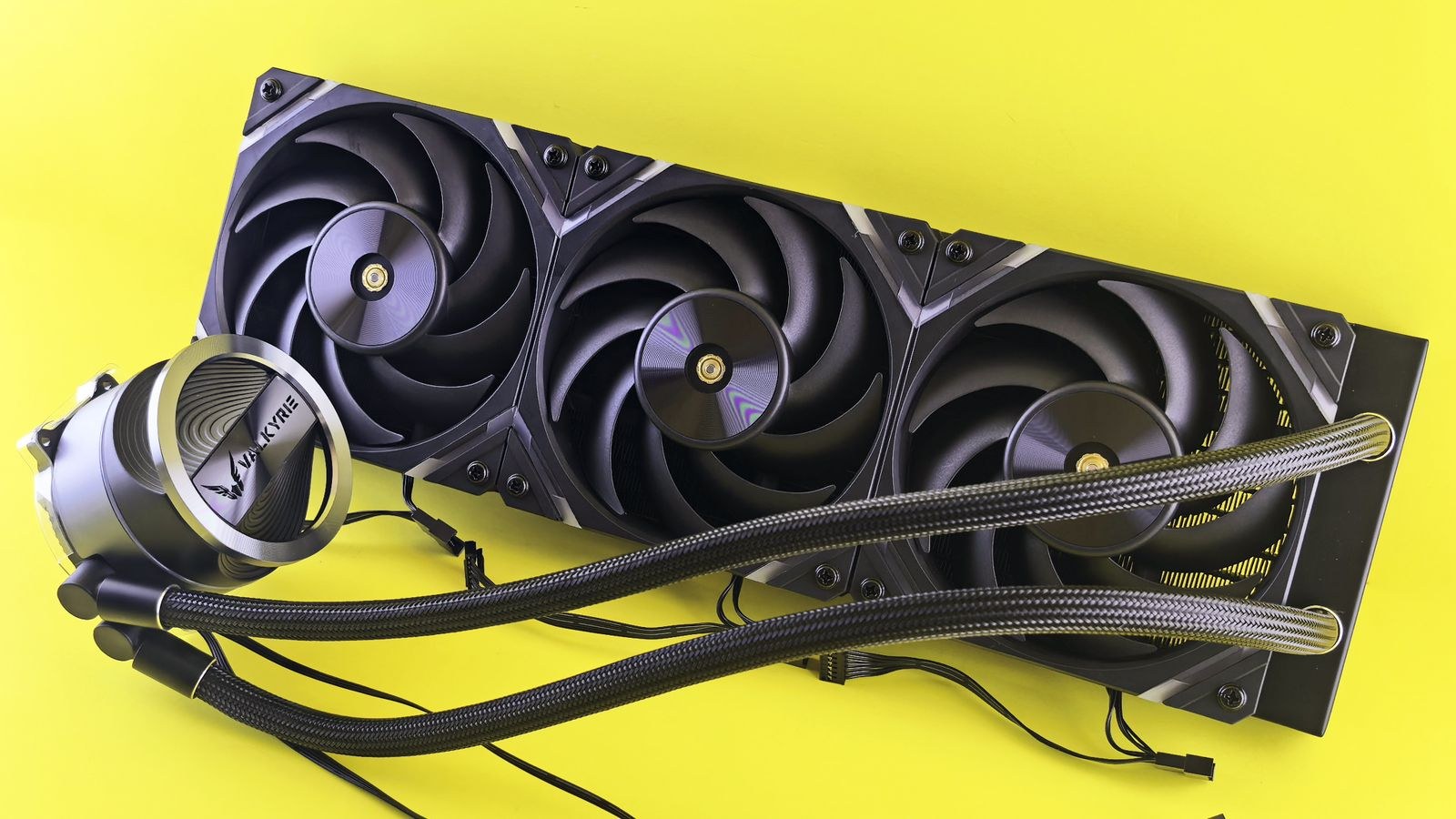 How to Monitor CPU and GPU Temperatures in Real Time
