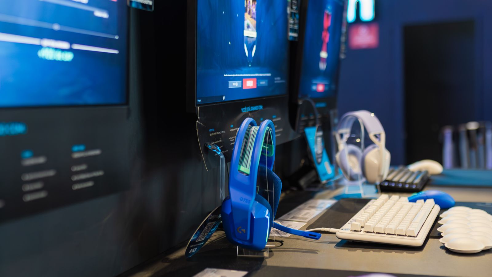How to Mount a Standing Desk Monitor Arm