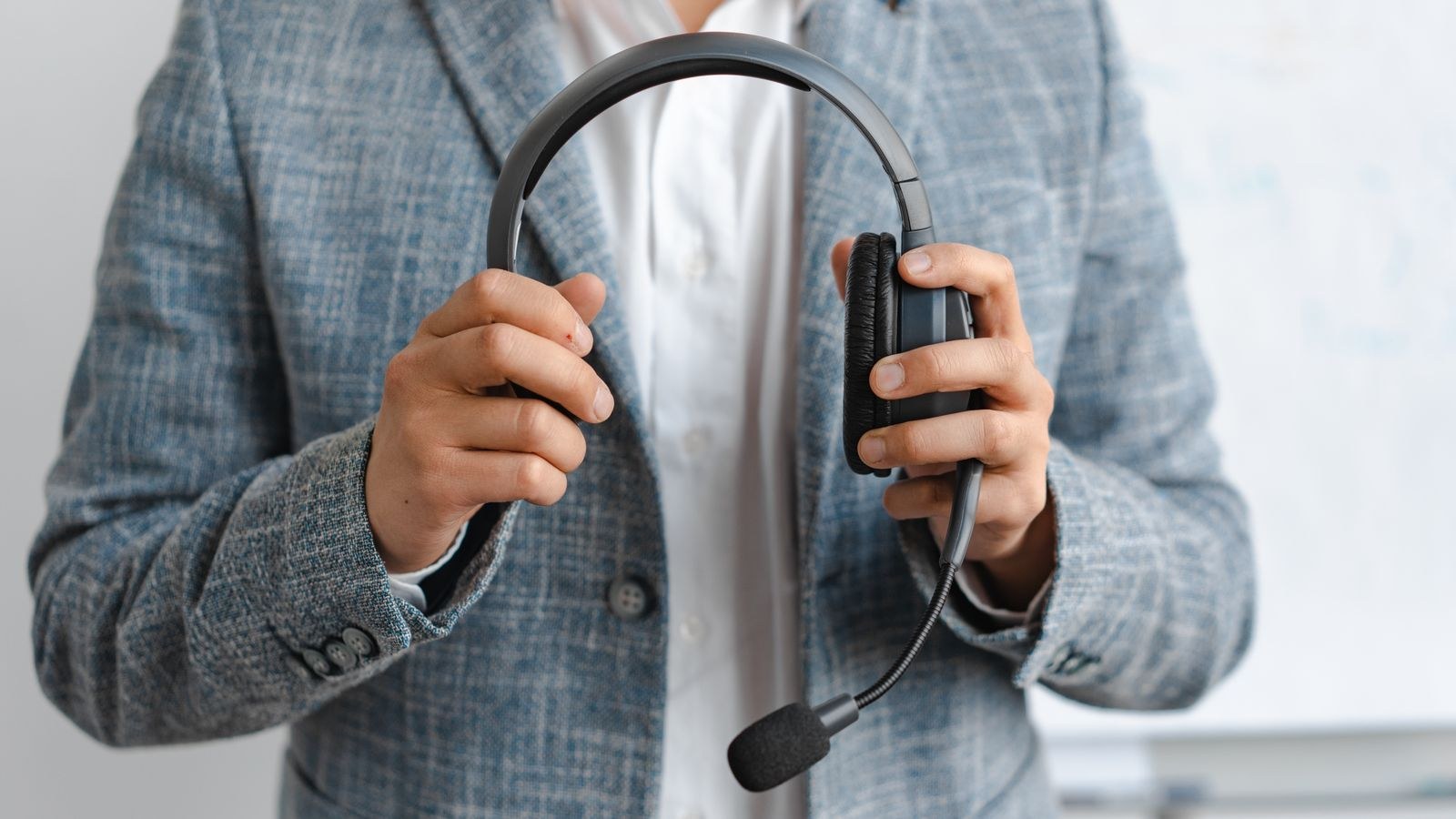 Noise-Cancelling Headsets for Open Offices: A Guide