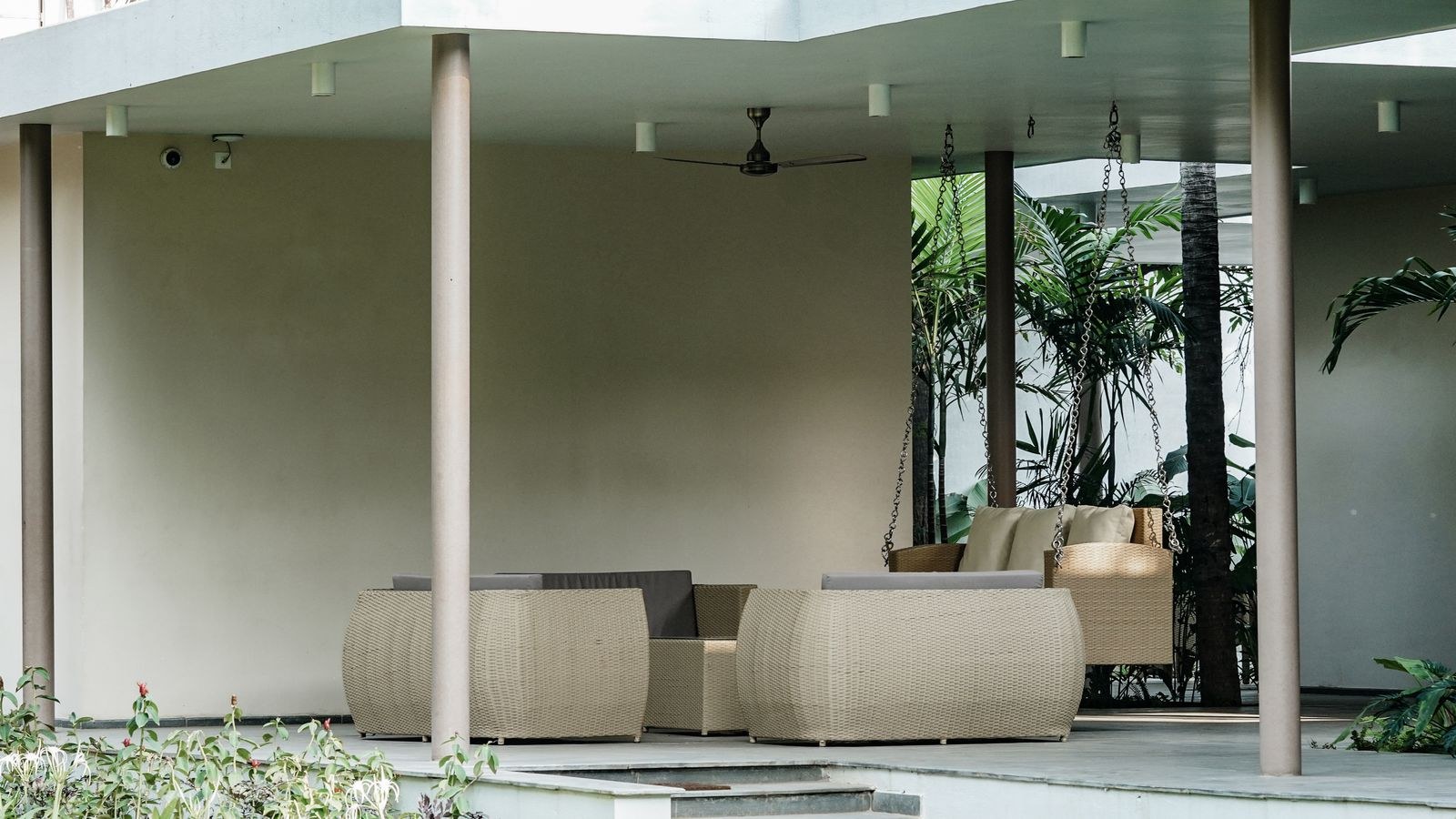 Outdoor Furniture Guide 2026: Materials That Last