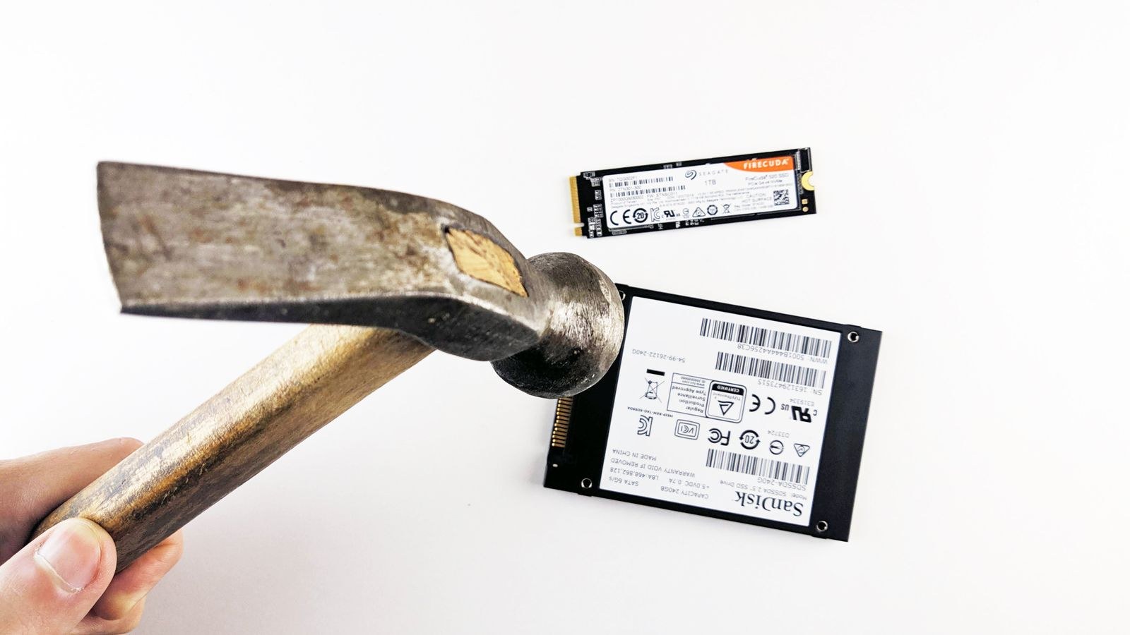 Fast NVMe SSD with heatsink for high performance storage