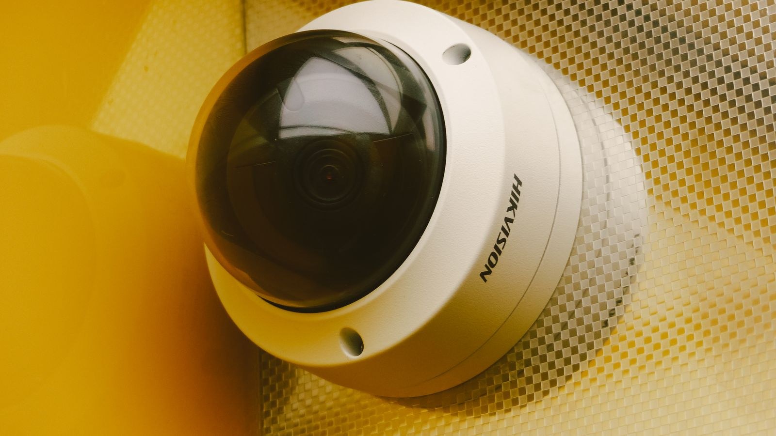 PoE vs Wi-Fi Security Cameras: Which Is More Reliable