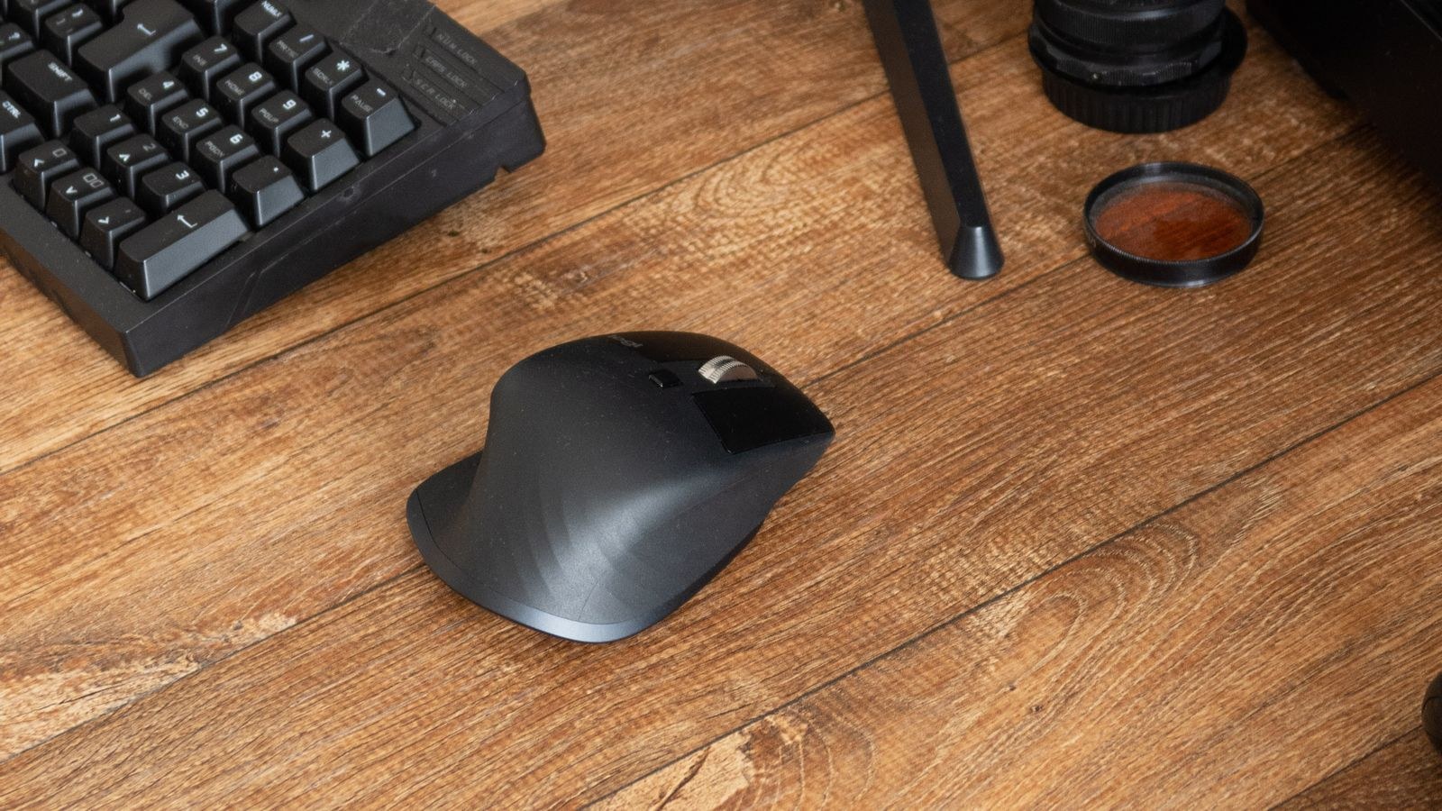 How to Position Your Keyboard and Mouse Ergonomically