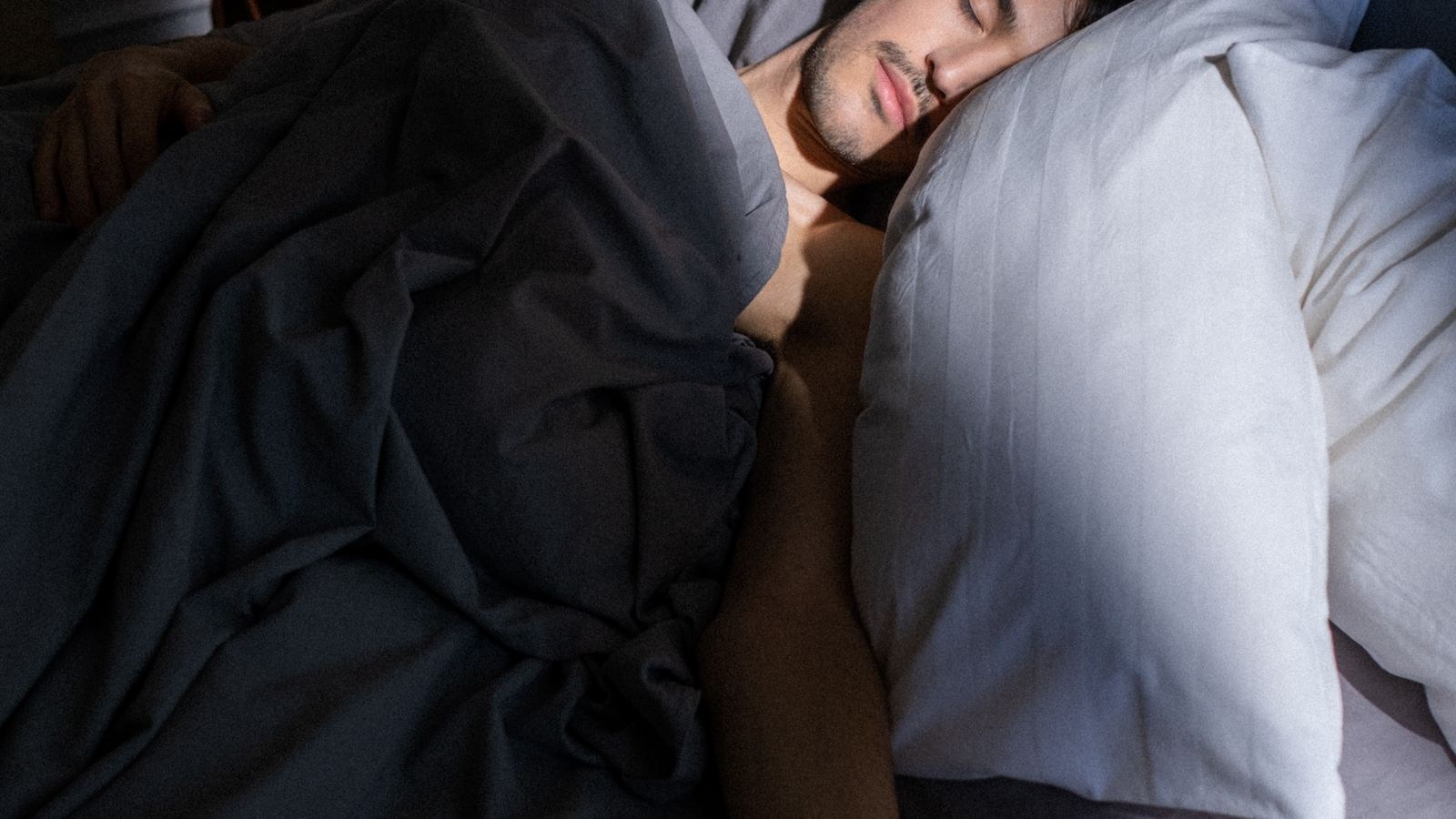 Quiet Fan for Sleeping: Decibel Ratings Compared