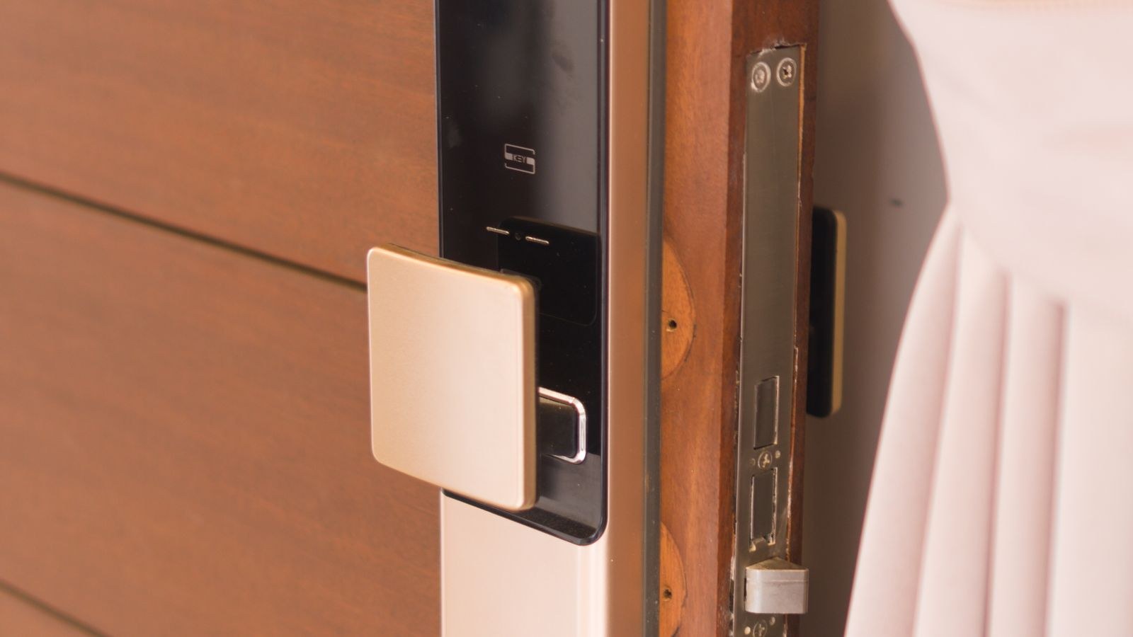 How to Replace Smart Lock Batteries Before They Die