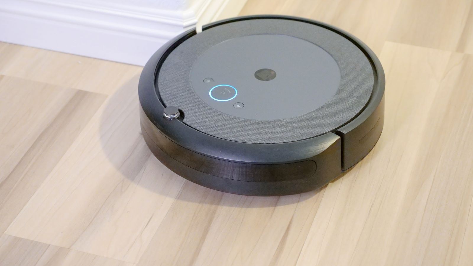 Robot Vacuum vs Robot Mop: Which Do You Need First