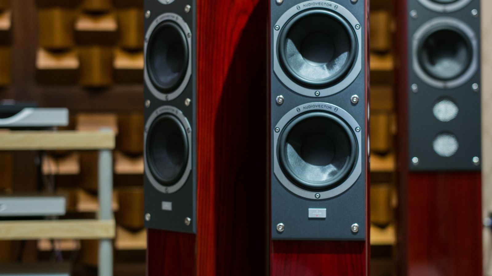 How to Set Up 5.1 Surround Sound in a Living Room