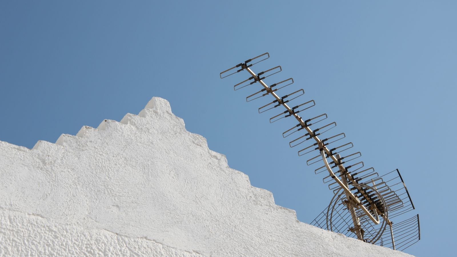 How to Set Up a TV Antenna for Free Channels