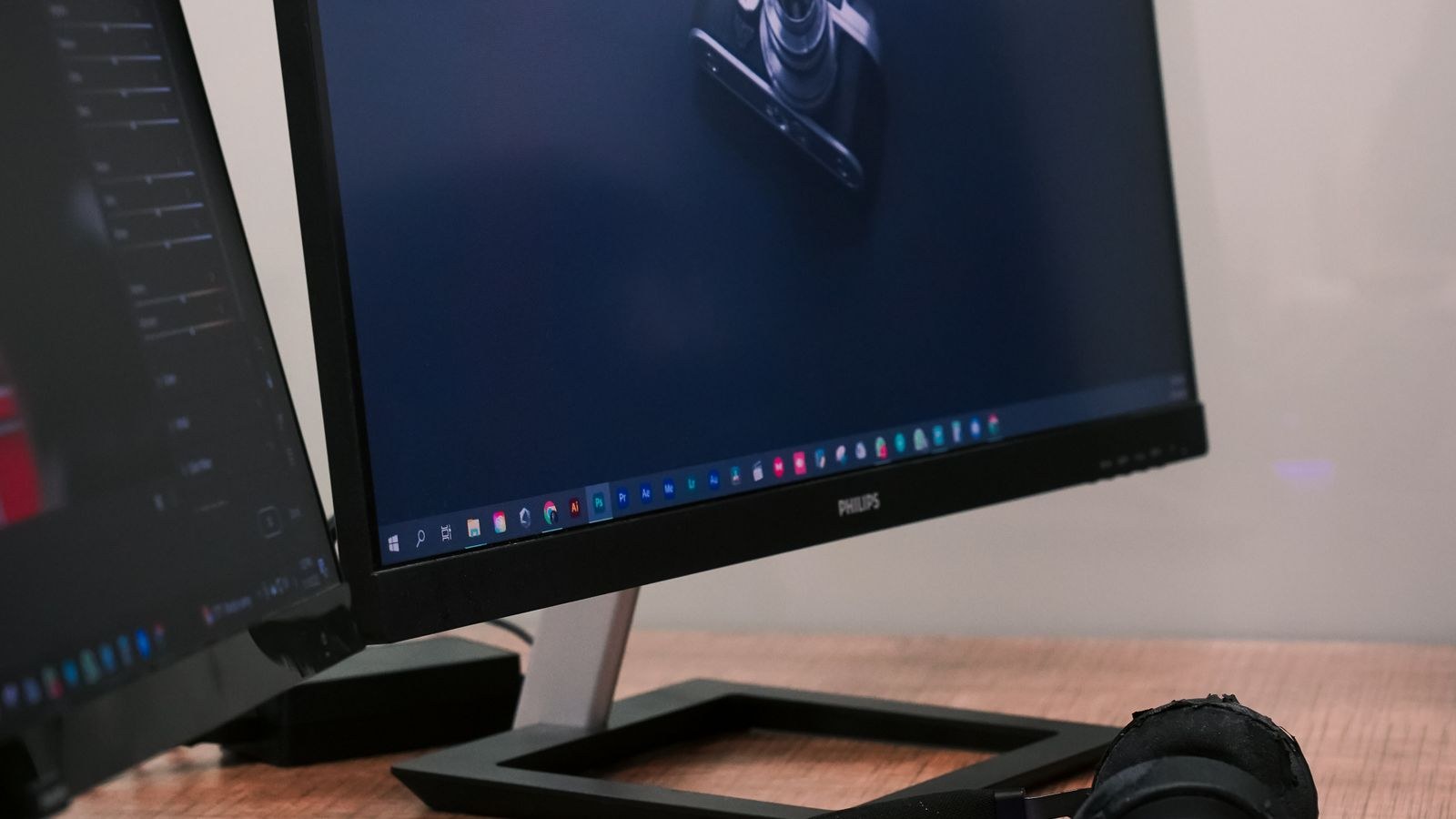 How to Set Up a Vertical Monitor for Coding