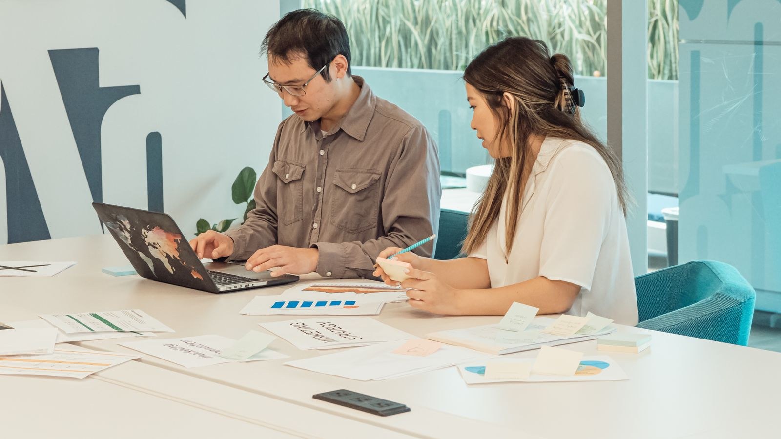 How to Share One Desk Between Two People