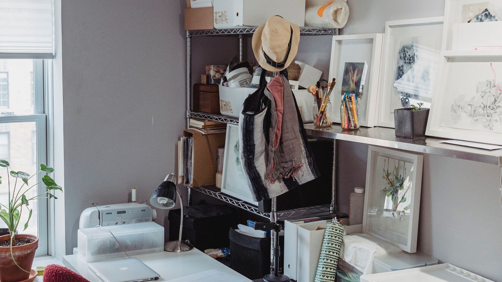Small Space Desk Guide: Maximise a Tiny Home Office