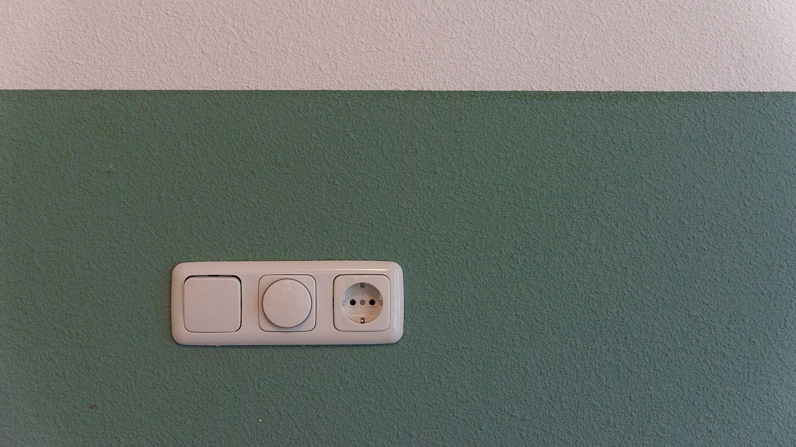 Wall outlet and switch used for smart home plug control