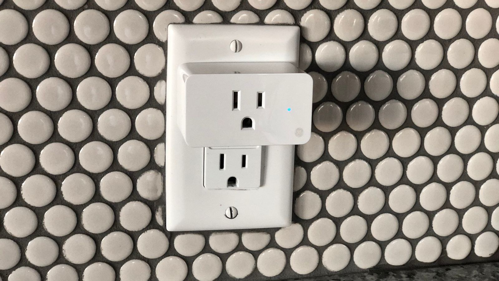 Smart Plug vs Smart Outlet: Which Should You Install?