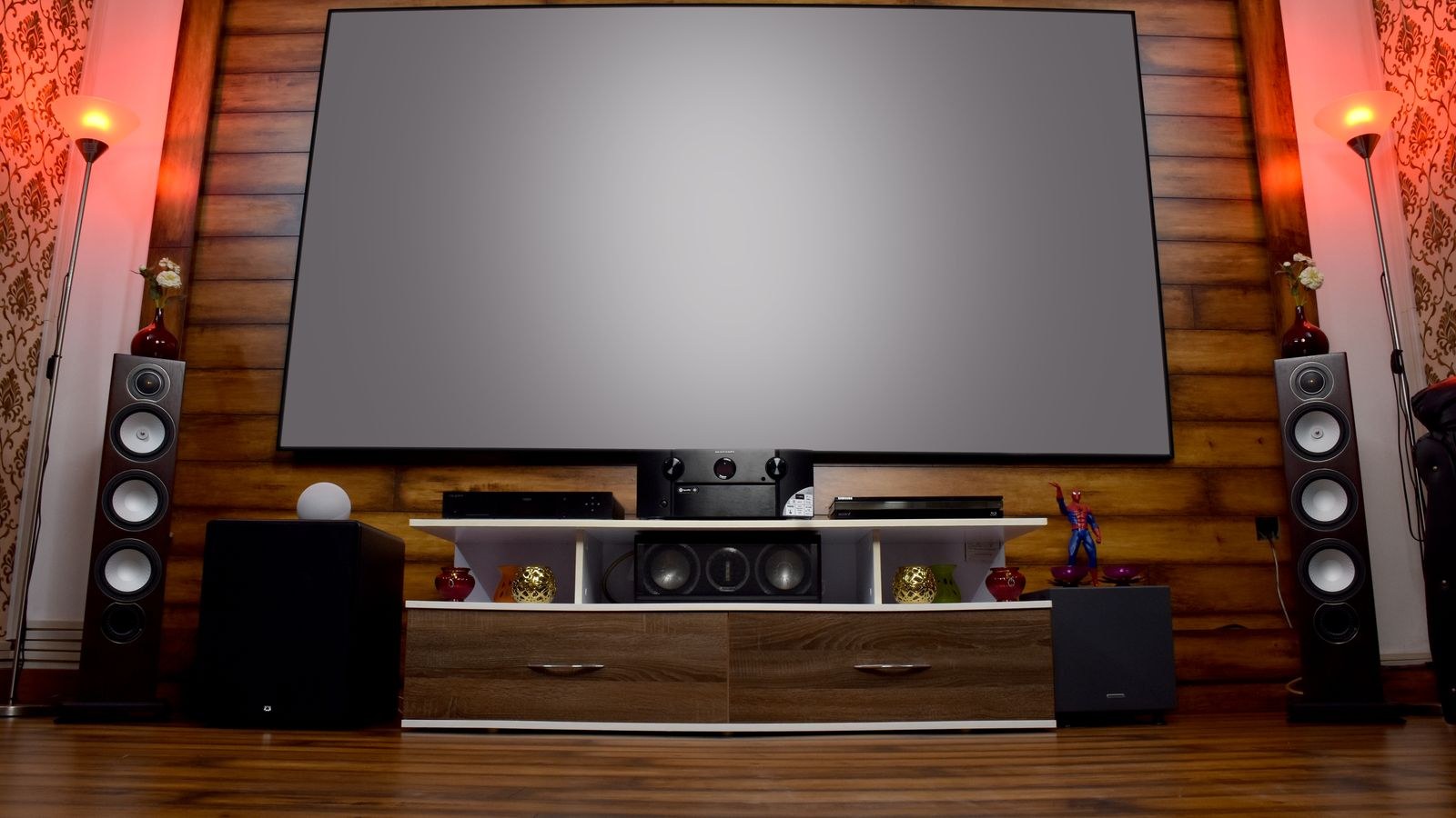 Soundbar vs Surround Sound: Which Is Right for You