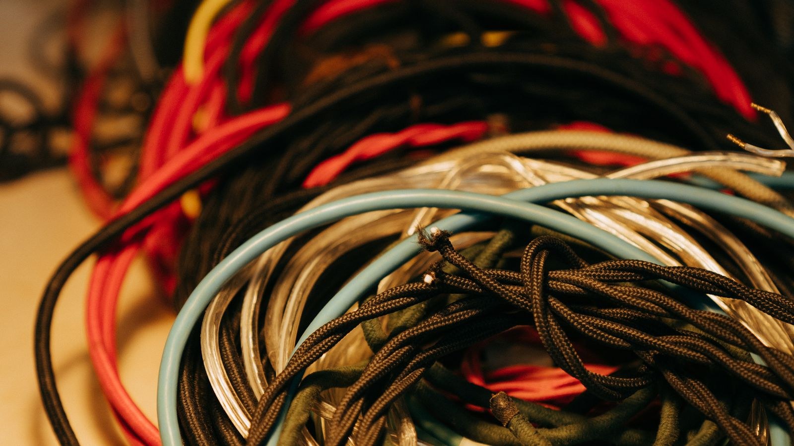 Speaker Wire Gauge Guide: What Size Do You Need