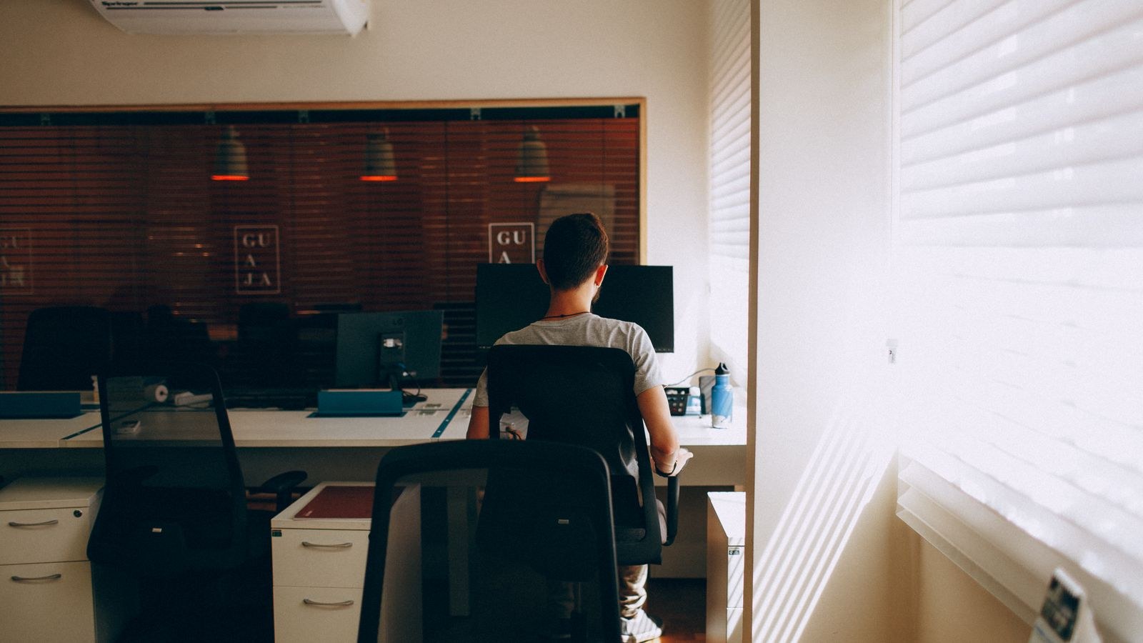 How to Stop Hip Pain From Sitting All Day