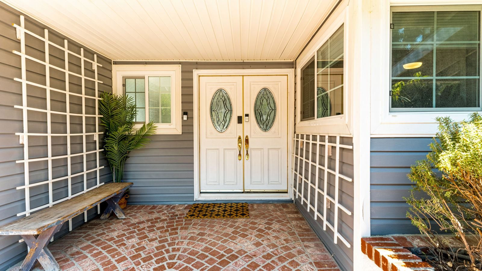 Storm Door Buying Guide: Materials, Security & Vents